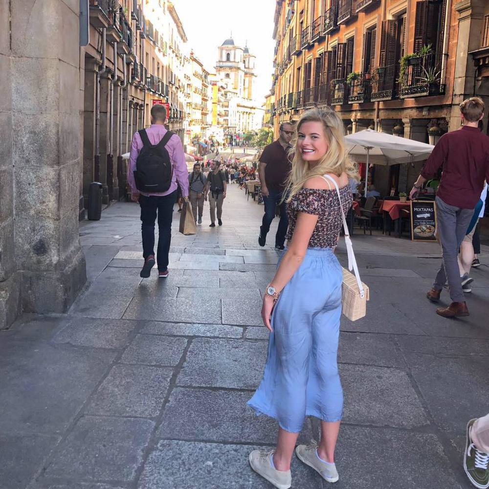 Meet your Posher, Isabel